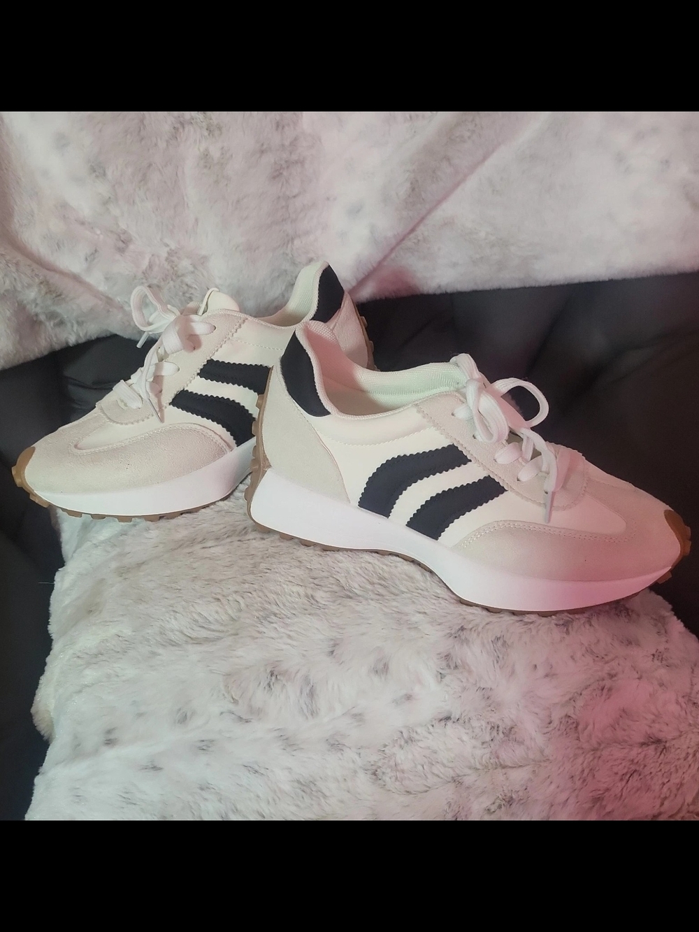 Women's White & Black Retro Runner Sneakers - Picture 5 of 5